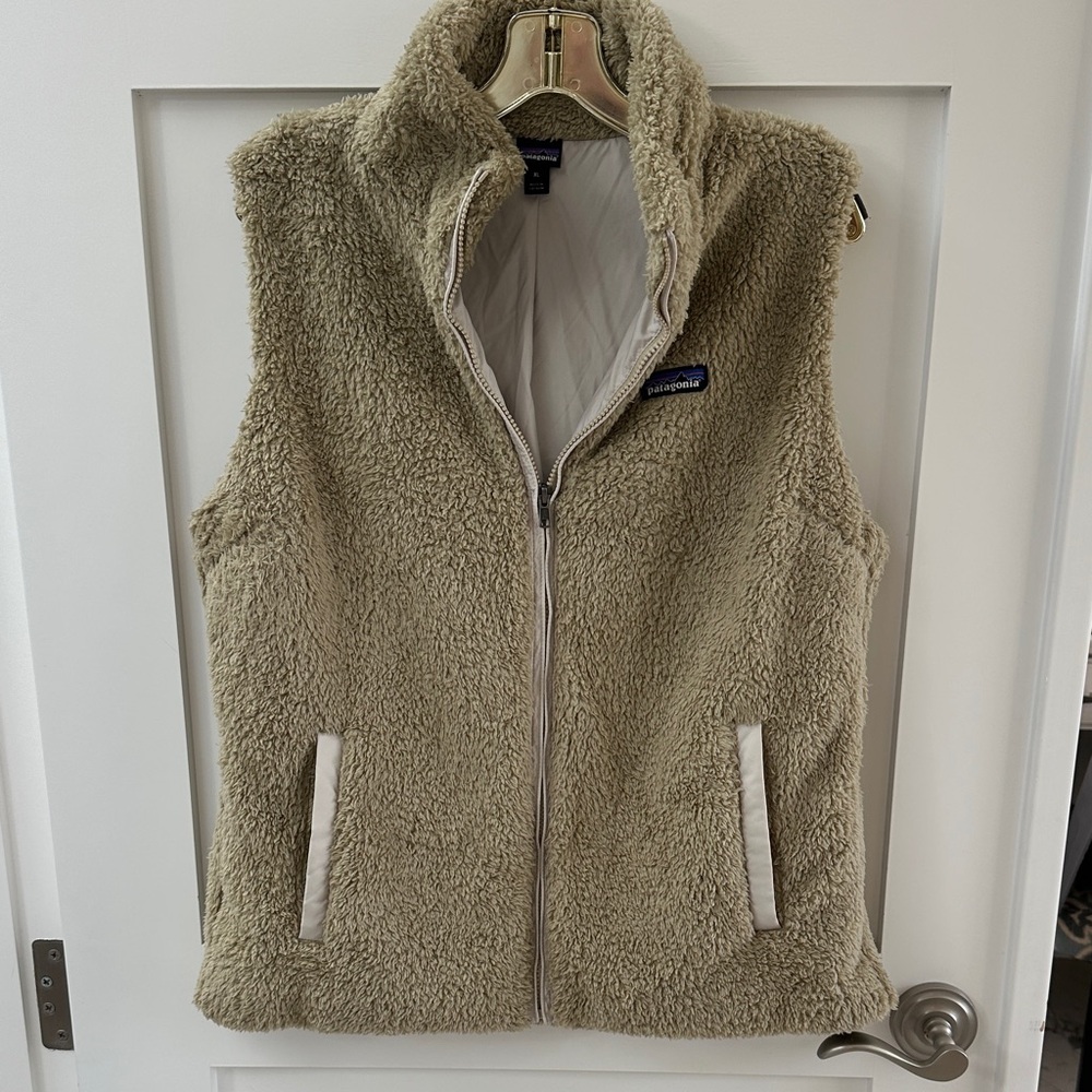 Patagonia Sherpa Vest in Tan